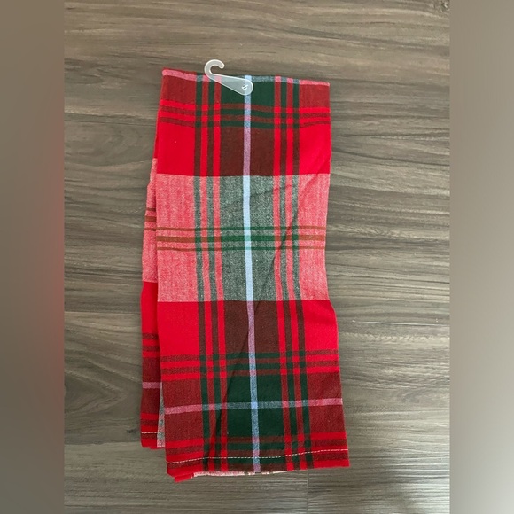 Threshold Festive Red and Green Plaid Towel-NWT - Picture 2 of 4